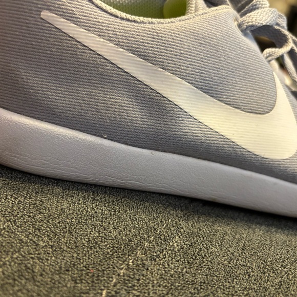 Nike Essentialist Canvas Mens Shoe. Size 9.5. - Picture 6 of 8